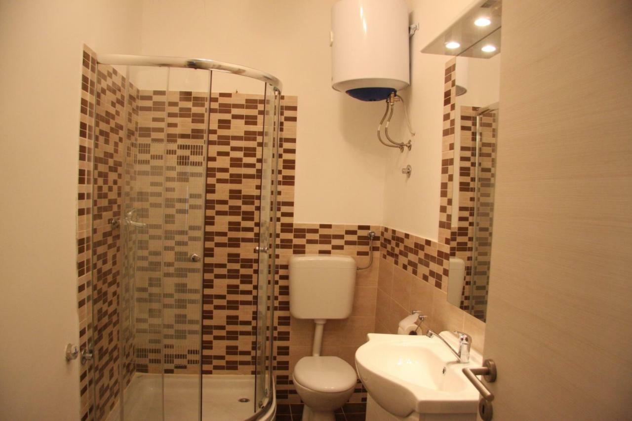 Apartment In City Center غييكا المظهر الخارجي الصورة